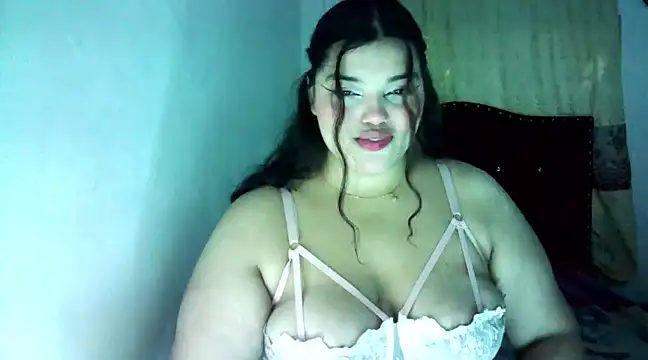 kira vegaa online show from 12.20.24