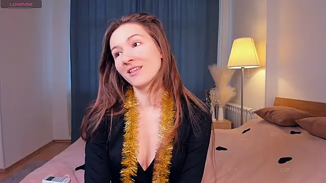 VickieVici online show from 12.04.24