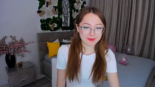 Snapshot of SereneFlame chatting on 02.13.25 SereneFlame online show from 02.13.25