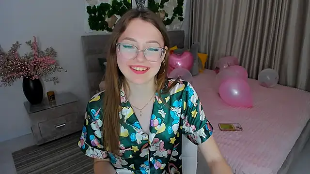 Snapshot of SereneFlame chatting on 02.17.25 SereneFlame online show from 02.17.25