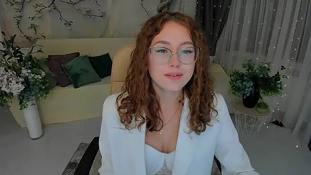 Snapshot of SereneFlame chatting on 09.10.25 SereneFlame online show from 09.10.25