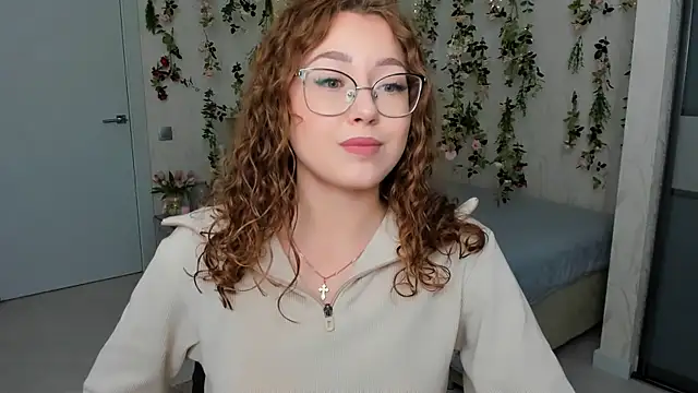 Snapshot of SereneFlame chatting on 10.01.25 SereneFlame online show from 10.01.25