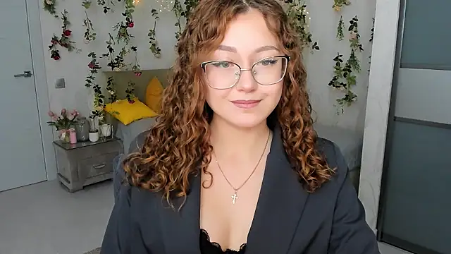 Snapshot of SereneFlame chatting on 10.19.25 SereneFlame online show from 10.19.25