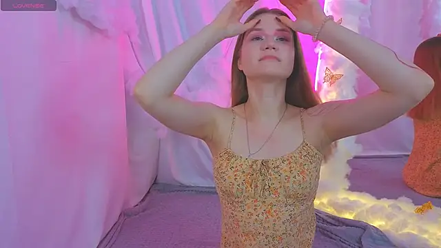 AlisiaSpinnet  online show from 10.27.25