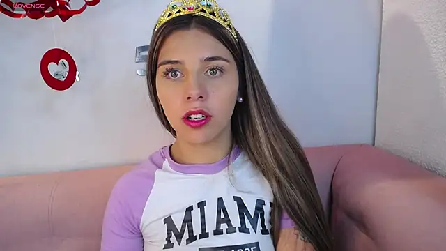 Snapshot of 1Sloppy_Fox4 chatting on 02.25.25 1Sloppy Fox4 online show from 02.25.25