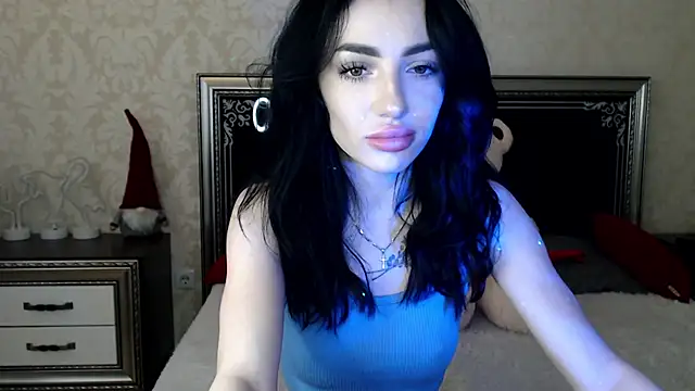 NancyLovee  online show from 12.23.24