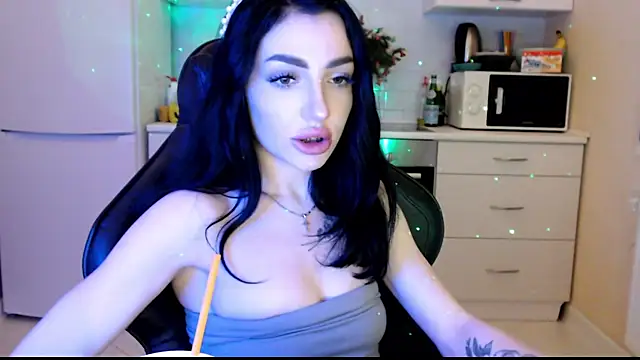 NancyLovee  online show from 01.02.25