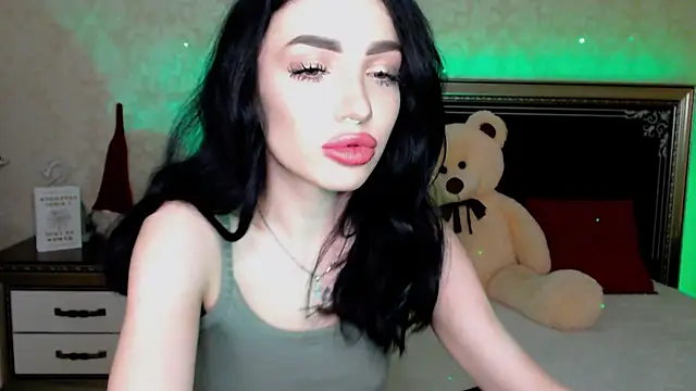 NancyLovee  online show from 01.23.25