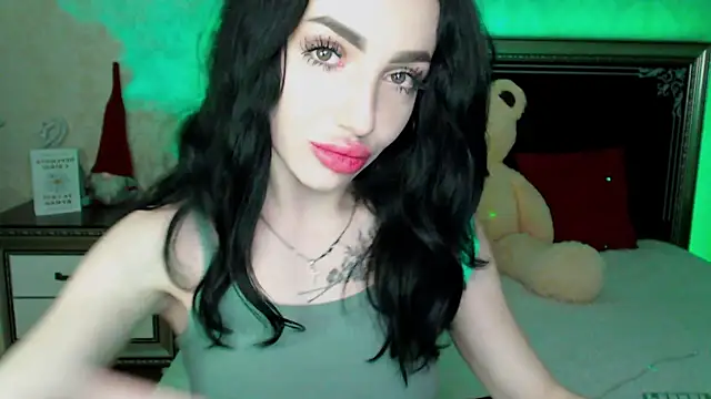 NancyLovee  online show from 01.24.25