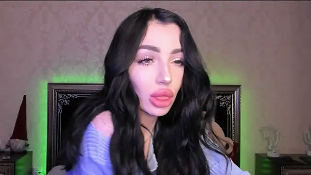 NancyLovee  online show from 03.20.25