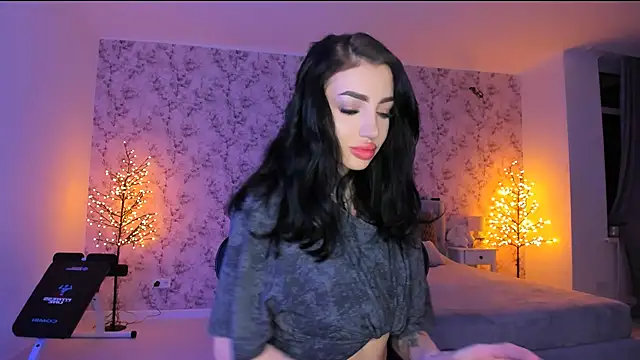 NancyLovee  online show from 01.31.26