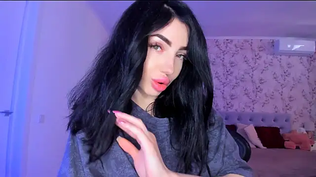 Snapshot of NancyLovee_ chatting on 06.13.26 NancyLovee online show from 06.13.26