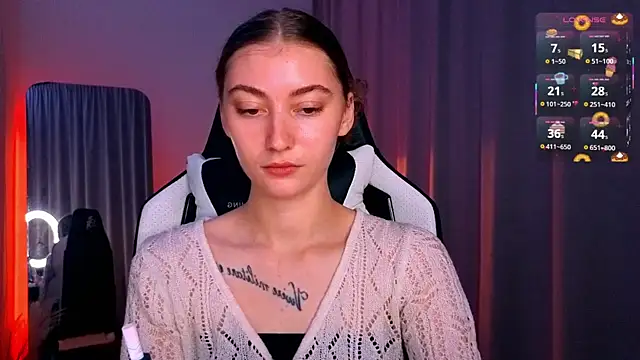 lady curls online show from 10.14.25