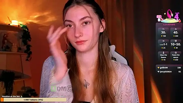 lady curls online show from 04.15.26