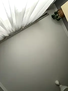 Snapshot of AmiLavs chatting on 11.16.25 AmiLavs online show from 11.16.25