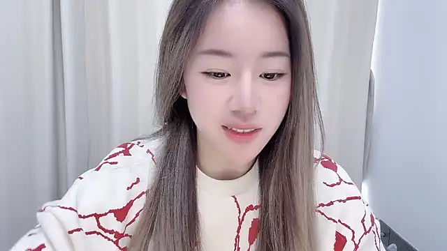 chloe-01 online show from 12.11.24