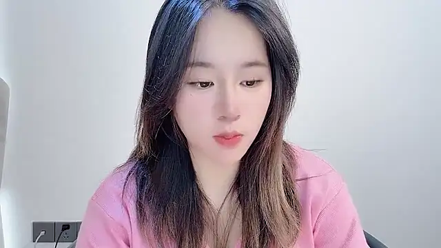 chloe-01 online show from 12.02.25