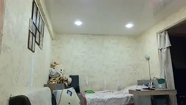 Snapshot of AgnichBan chatting on 01.06.25 AgnichBan online show from 01.06.25