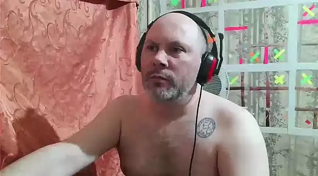 Snapshot of AgnichBan chatting on 02.21.25 AgnichBan online show from 02.21.25