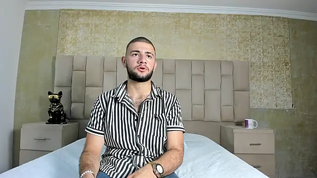 MaximusDick1  online show from 11.23.25