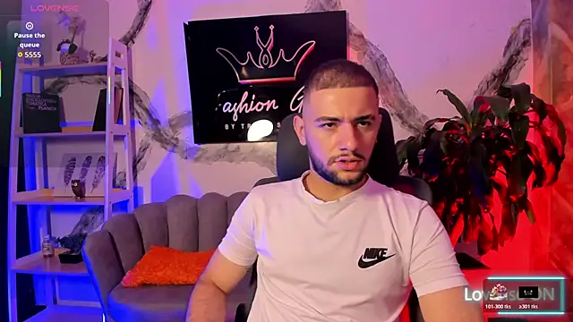 MaximusDick1  online show from 01.16.26