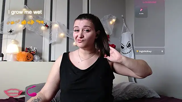 Snapshot of Jadelli chatting on 10.15.25 Jadelli online show from 10.15.25