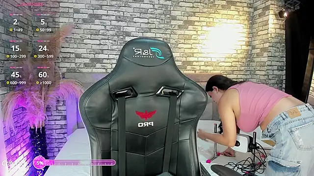 ariadna milano online show from 03.11.25