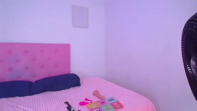issa kitty online show from 01.23.25