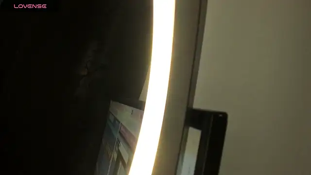 issa kitty online show from 10.28.25