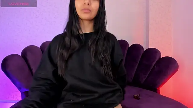 Snapshot of sofi_soft_ chatting on 10.20.25 sofi soft online show from 10.20.25