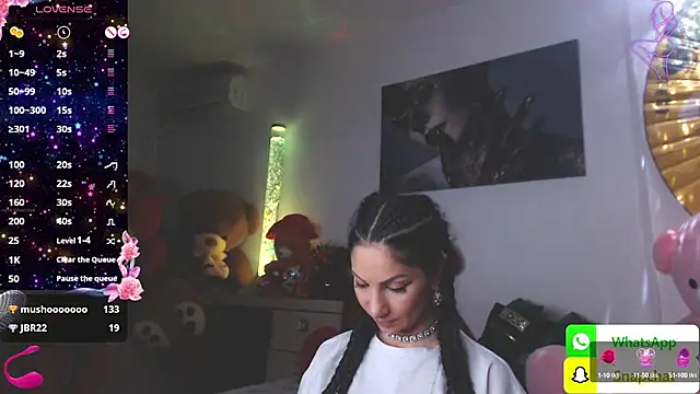 Snapshot of EvelynAisha chatting on 02.01.25 EvelynAisha online show from 02.01.25