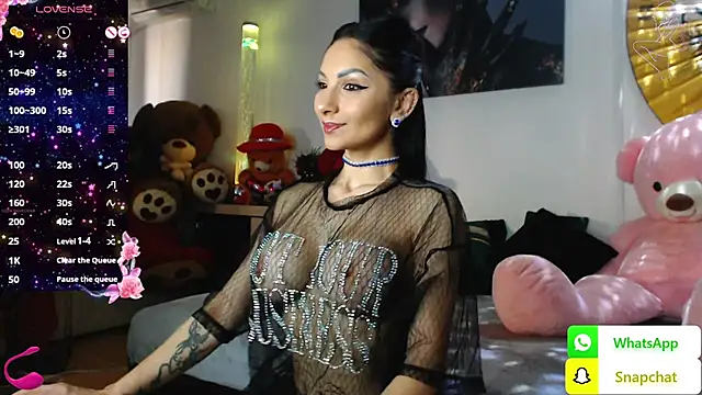 Snapshot of EvelynAisha chatting on 02.14.25 EvelynAisha online show from 02.14.25