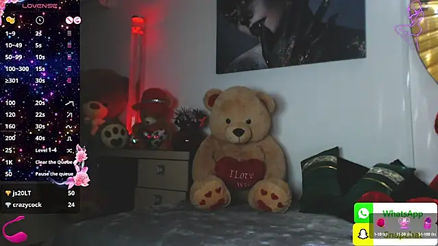 Snapshot of EvelynAisha chatting on 02.20.25 EvelynAisha online show from 02.20.25