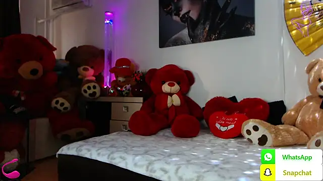 Snapshot of EvelynAisha chatting on 03.14.25 EvelynAisha online show from 03.14.25