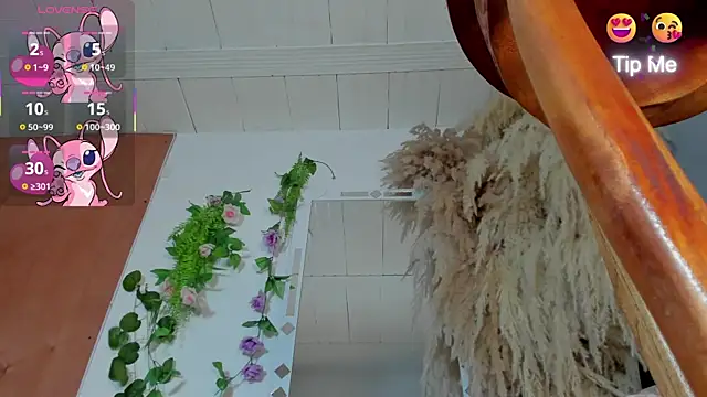 adhara hotter online show from 10.08.25