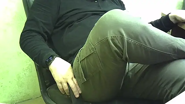 Snapshot of nikdov3 chatting on 09.25.25 nikdov3 online show from 09.25.25