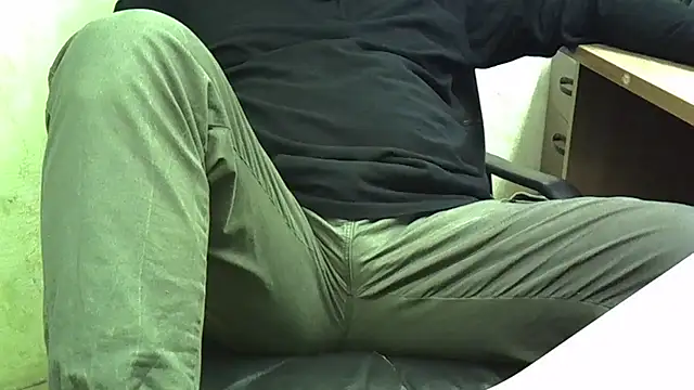 Snapshot of nikdov3 chatting on 10.02.25 nikdov3 online show from 10.02.25