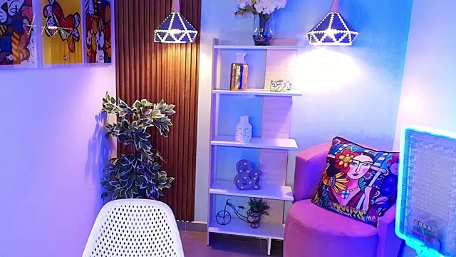 Dalila Sky online show from 10.17.25