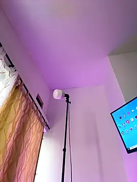 HannaSmiith online show from 10.11.25