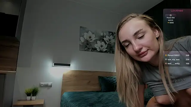 chloewallace online show from 03.01.25