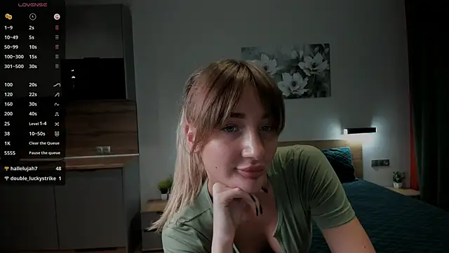chloewallace online show from 03.06.25
