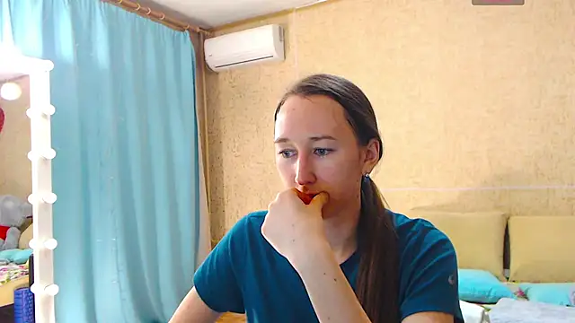 --Model--2 online show from 03.18.25