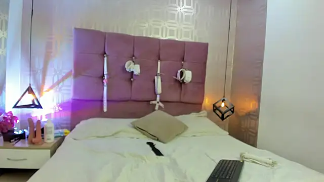 Snapshot of Lilith_Vera chatting on 10.15.25 Lilith Vera online show from 10.15.25