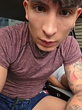 Snapshot of christangel_96_ chatting on 10.21.25 christangel 96 online show from 10.21.25