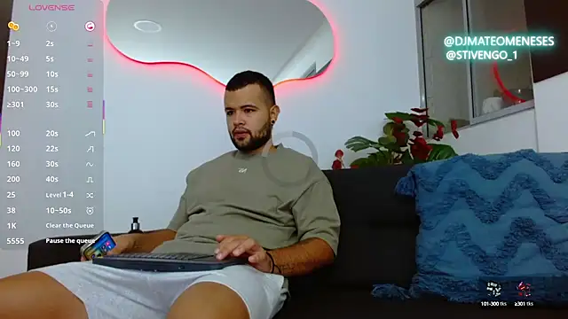 Snapshot of MattMeness chatting on 10.09.25 MattMeness online show from 10.09.25