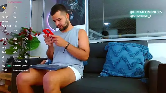 Snapshot of MattMeness chatting on 10.21.25 MattMeness online show from 10.21.25