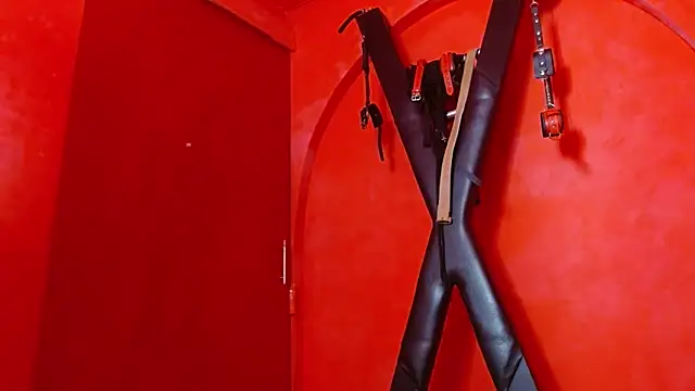 Snapshot of Ambar_Roux_ chatting on 03.12.25 Ambar Roux  online show from 03.12.25