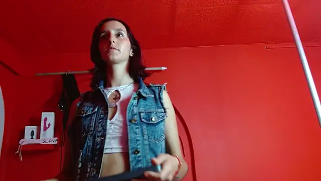 Snapshot of Ambar_Roux_ chatting on 03.19.25 Ambar Roux  online show from 03.19.25