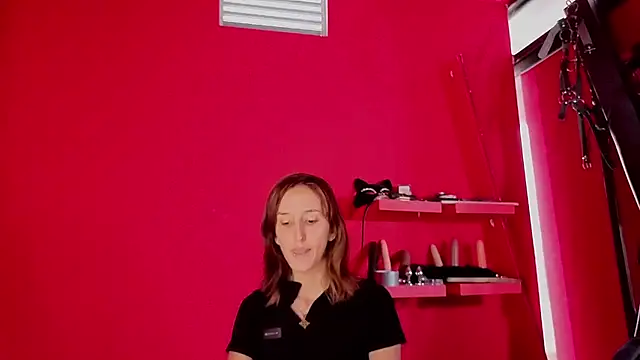 Snapshot of Ambar_Roux_ chatting on 09.10.25 Ambar Roux  online show from 09.10.25