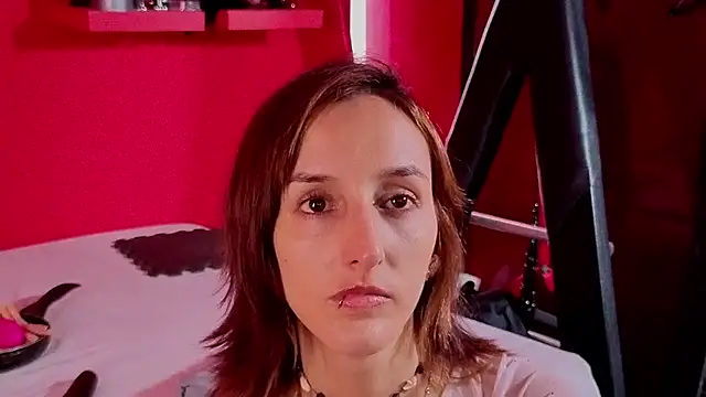 Snapshot of Ambar_Roux_ chatting on 09.12.25 Ambar Roux  online show from 09.12.25